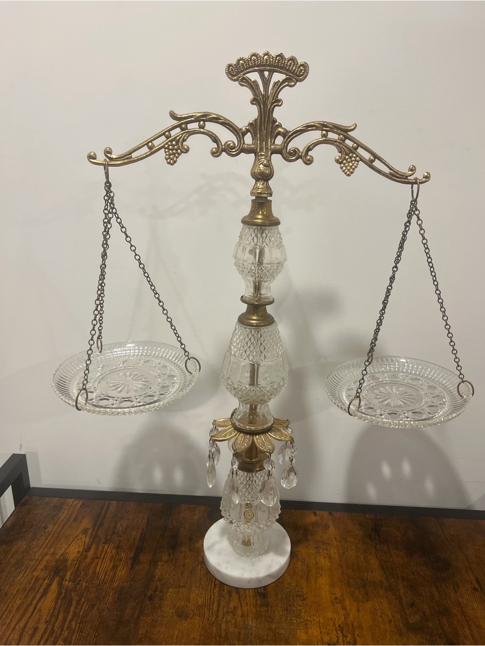 Vintage Hollywood Regency Decorative Scale of Justice